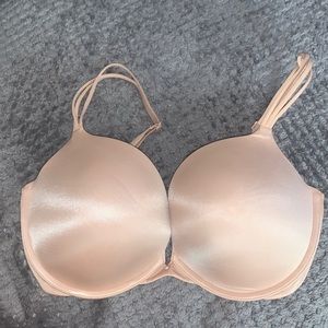 Victoria’s Secret nude bra